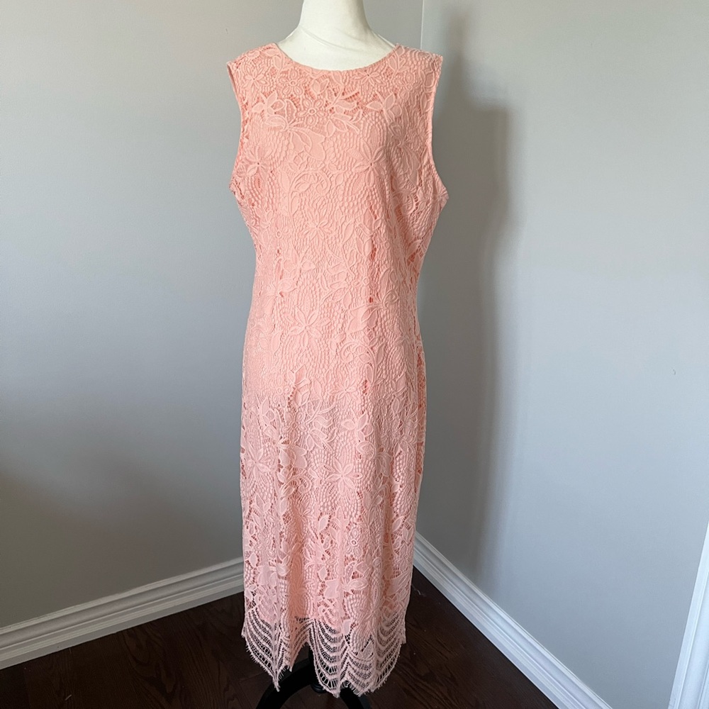 Fully lined lace dress - coral pink